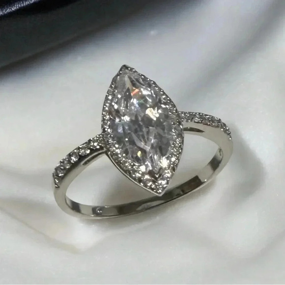 🇨🇦🆕5th Avenue Sterling Silver Ring - Picture 6 of 16